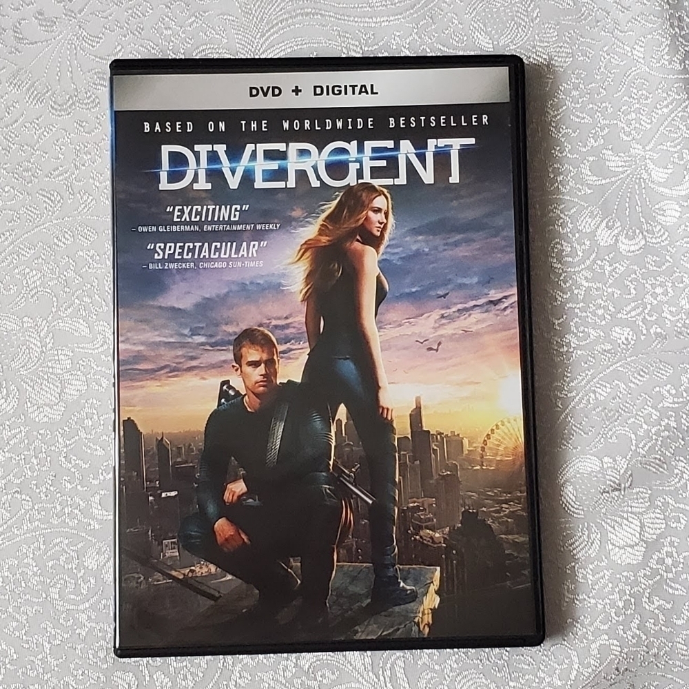 Divergent DVD 1 disc Shailene Woodley Theo James futuristic sci-fi action movie‎